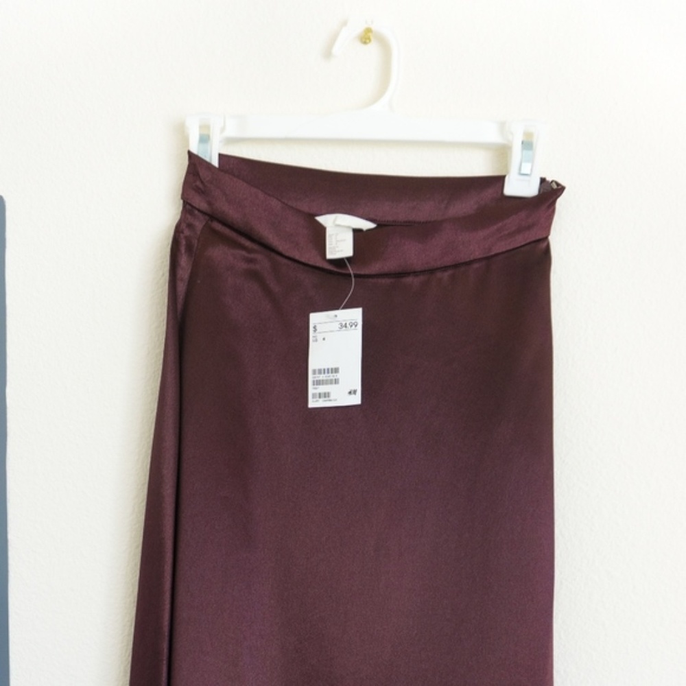 H&M burgundy satin skirt